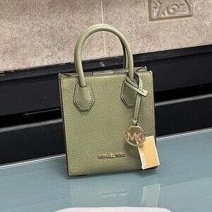 NEW! Michael Kors Mercer XS Light Sage Green Pebbled Leather Crossbody